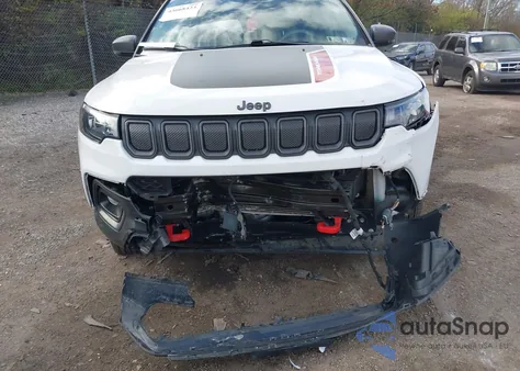 2022 Jeep Compass Trailhawk 4X4 from USA, damaged, VIN 3C4NJDDB0NT130294